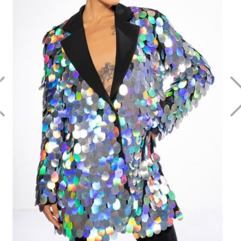 The AKIRA Label The Final Countdown Sequin Blazer